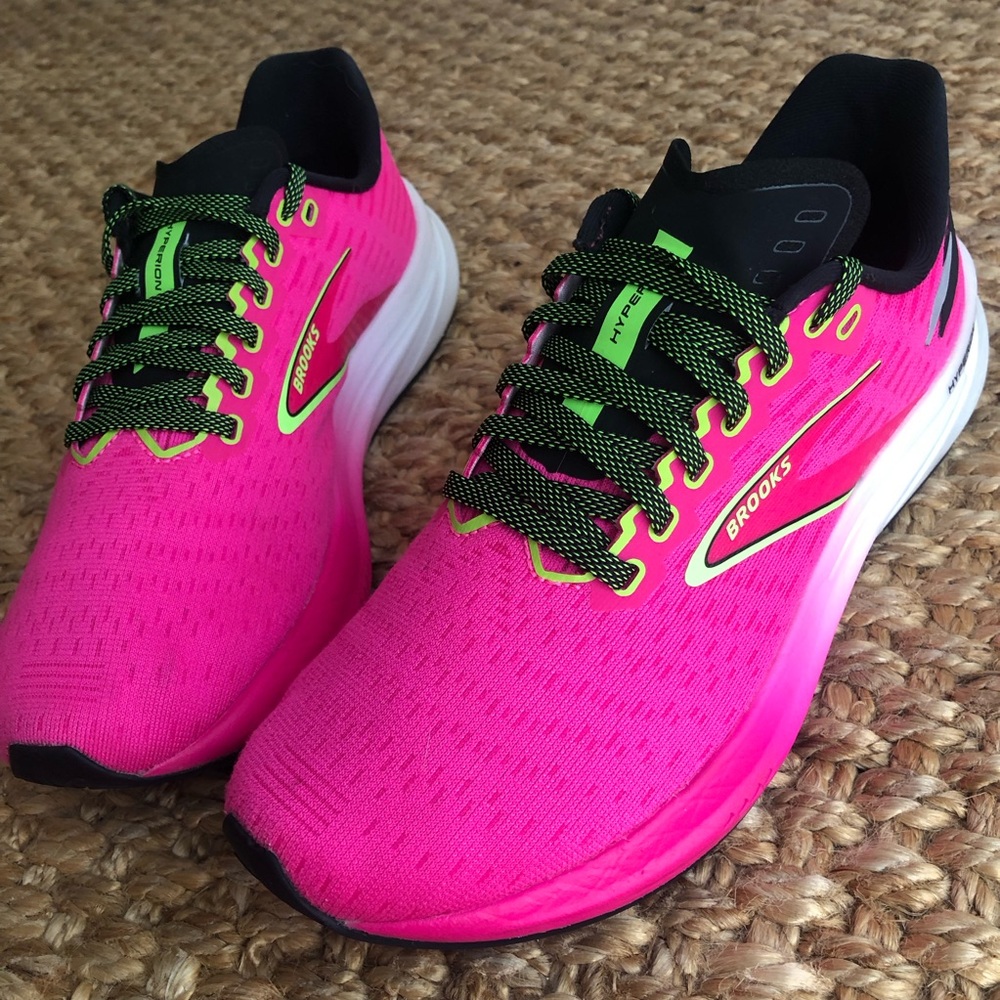 Brooks Hyperion Running Shoe. Size 8